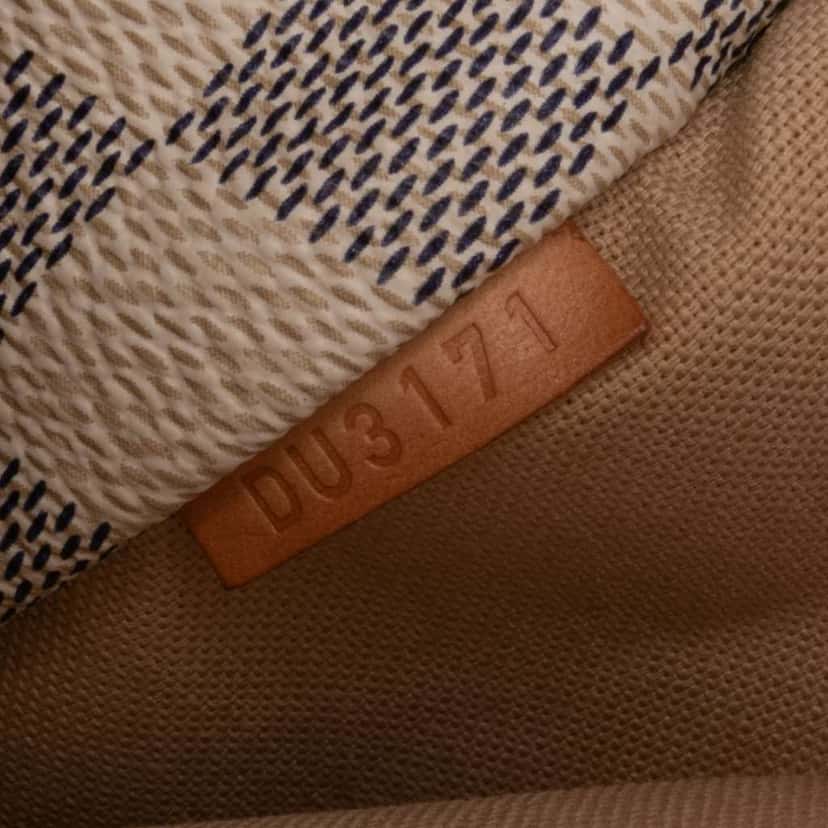 Louis Vuitton Damier Azur Totally PM White Good condition - Box View