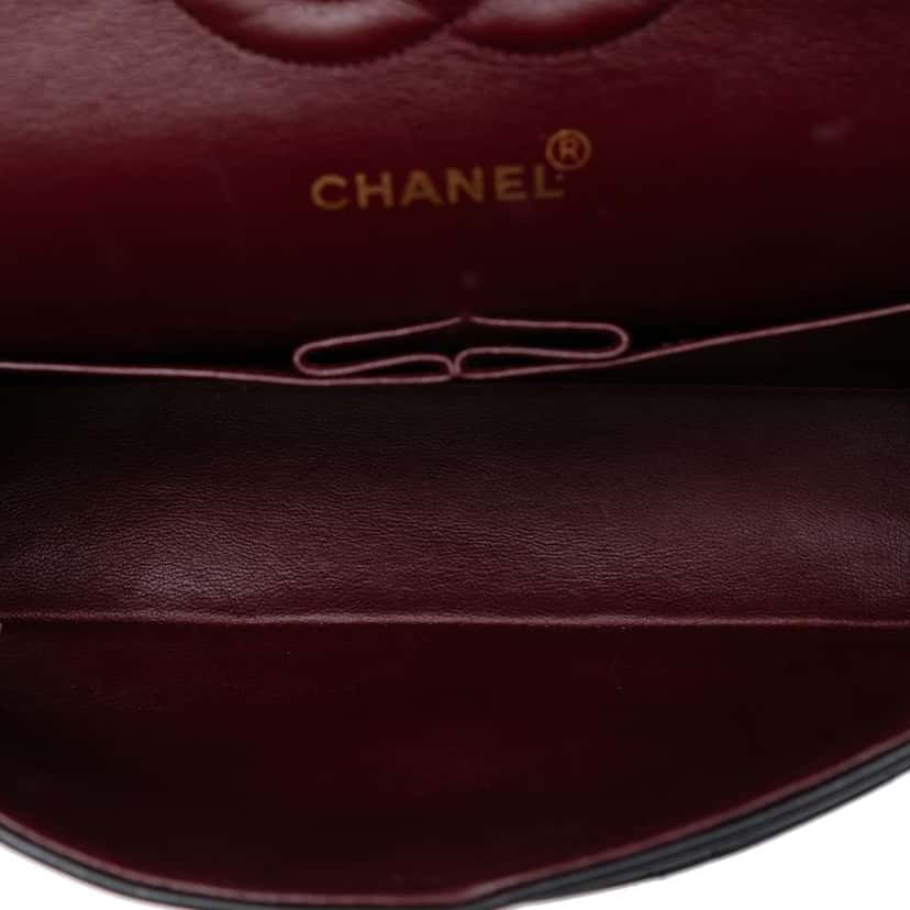 Chanel Medium Classic Lambskin Double Flap Black Leather Good condition - Model View