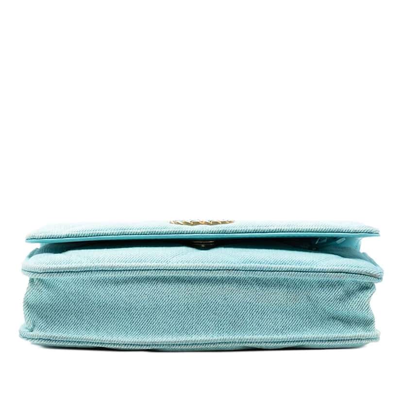 Chanel Denim 19 Flap Wallet On Chain Blue Denim Very good condition - Inside View