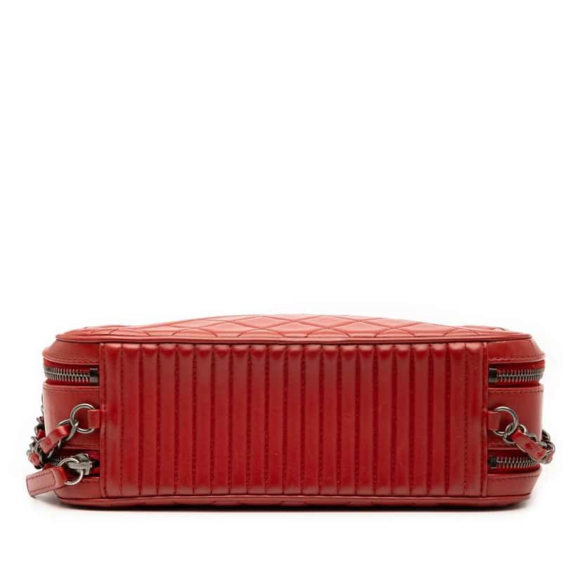 Chanel Medium Quilted Lambskin Coco Boy Camera Bag Red Leather Very good condition - Inside View