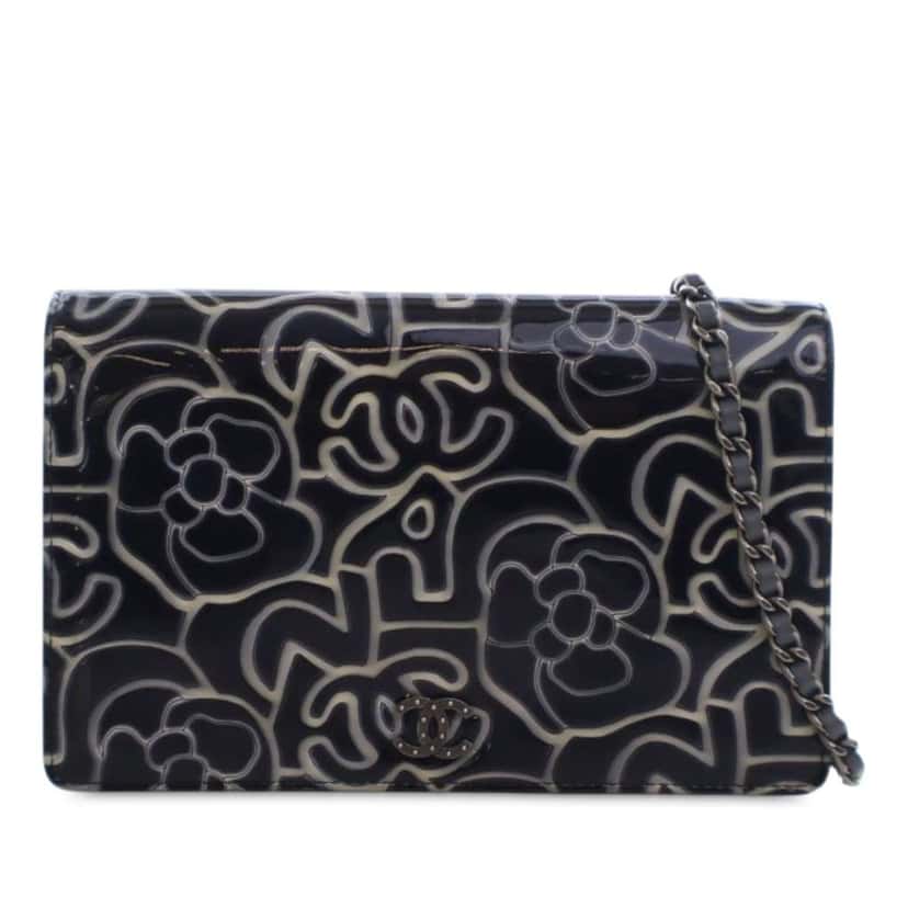 Chanel CC Embossed Patent Camellia Wallet On Chain Blue Leather Good condition - Front View