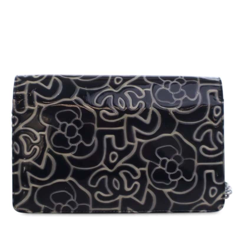 Chanel CC Embossed Patent Camellia Wallet On Chain Blue Leather Good condition - Inside View