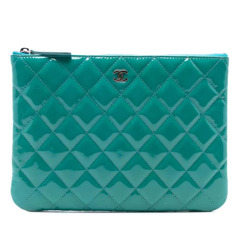 Chanel Small CC Quilted Patent O Case Clutch Blue Leather Good condition - Front View