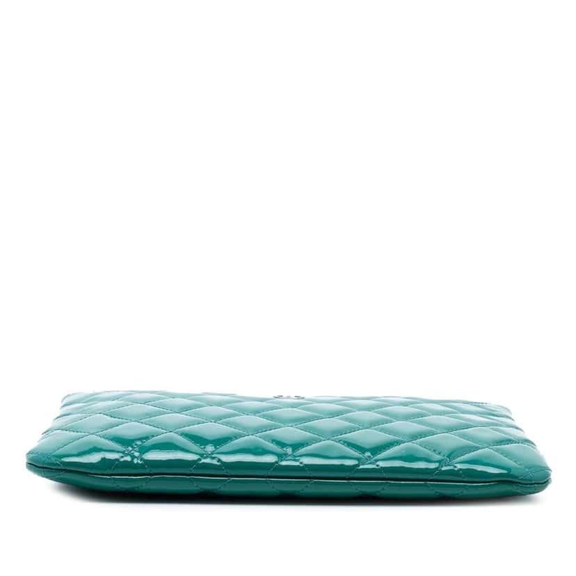 Chanel Small CC Quilted Patent O Case Clutch Blue Leather Good condition - Inside View