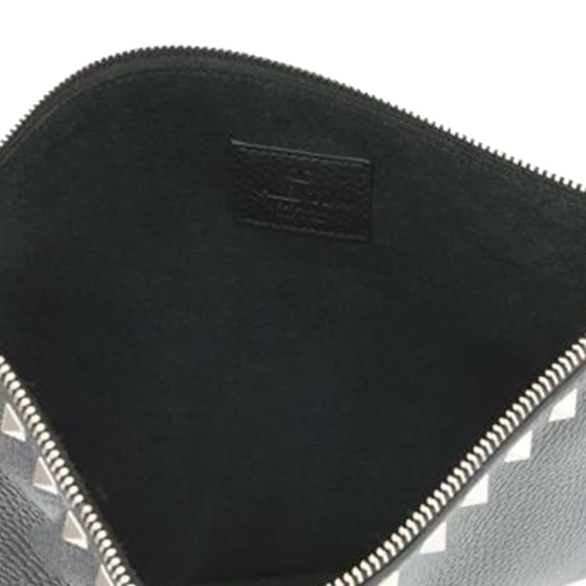 Valentino Grained Calfskin Rockstud Clutch Black Leather Good condition - Model View