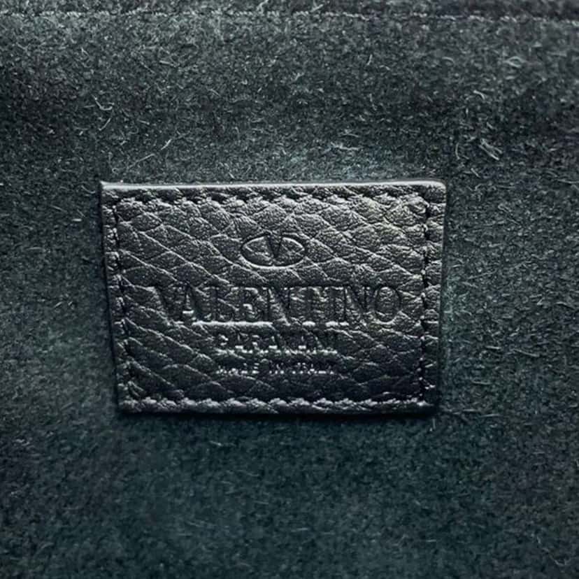 Valentino Grained Calfskin Rockstud Clutch Black Leather Good condition - Box View