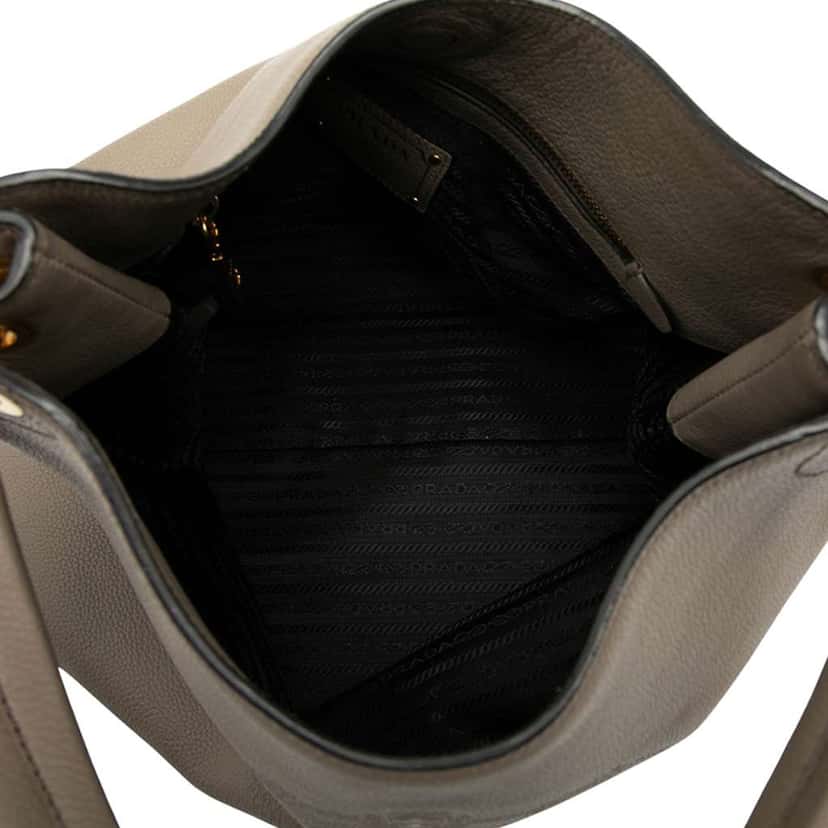 Prada Vitello Phenix Logo Tote Grey Leather Good condition - Model View