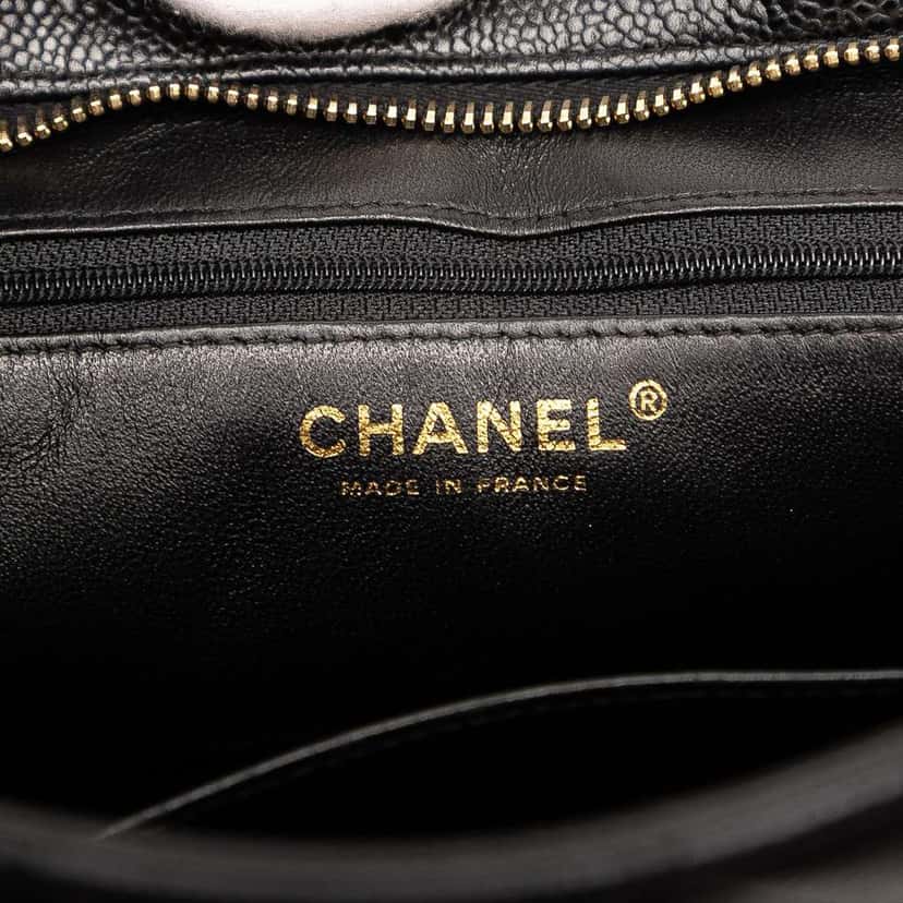 Chanel Caviar Medallion Tote Black Leather Good condition - Box View