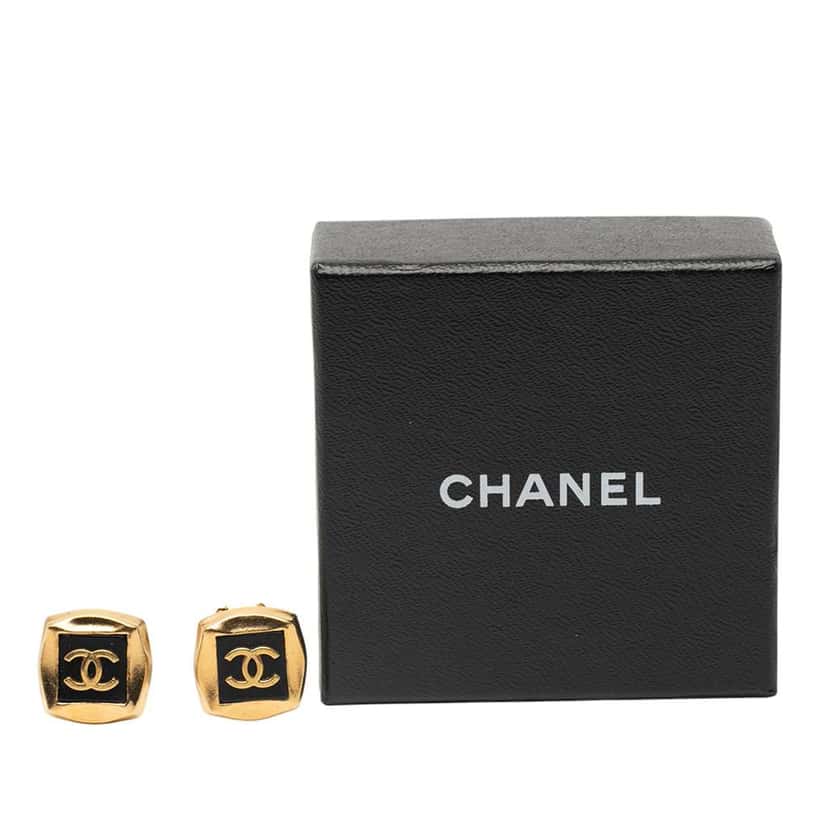 Chanel Gold Plated CC Enamel Square Clip On Earrings Gold Metal Good condition - Model View
