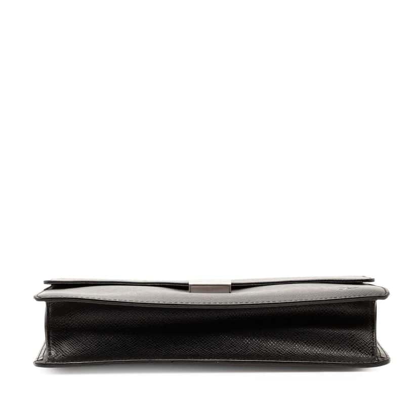 Louis Vuitton Taiga Selenga Black Leather Good condition - Inside View