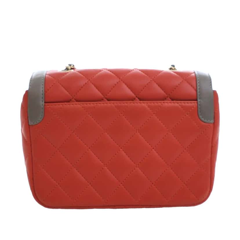 Chanel Mini Quilted Lambskin Two Tone Day Flap Red Leather Very good condition - Model View