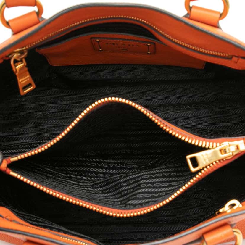 Prada Vitello Daino Open Convertible Tote Orange Leather Good condition - Model View