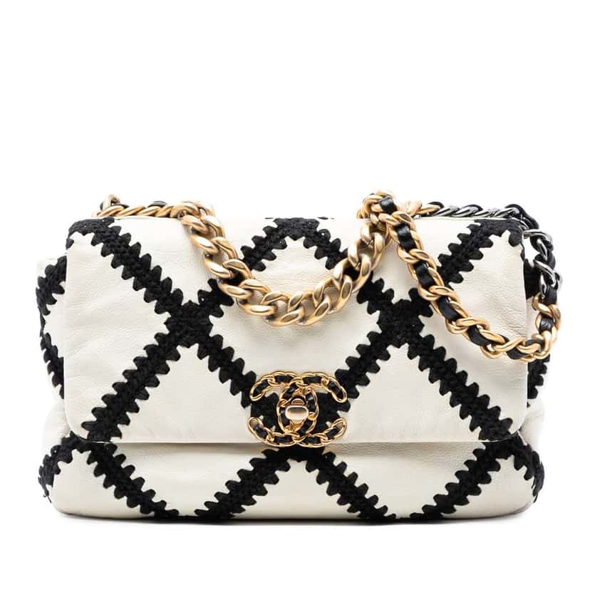 Chanel Medium Crochet Calfskin 19 Flap White Leather Good condition - Front View
