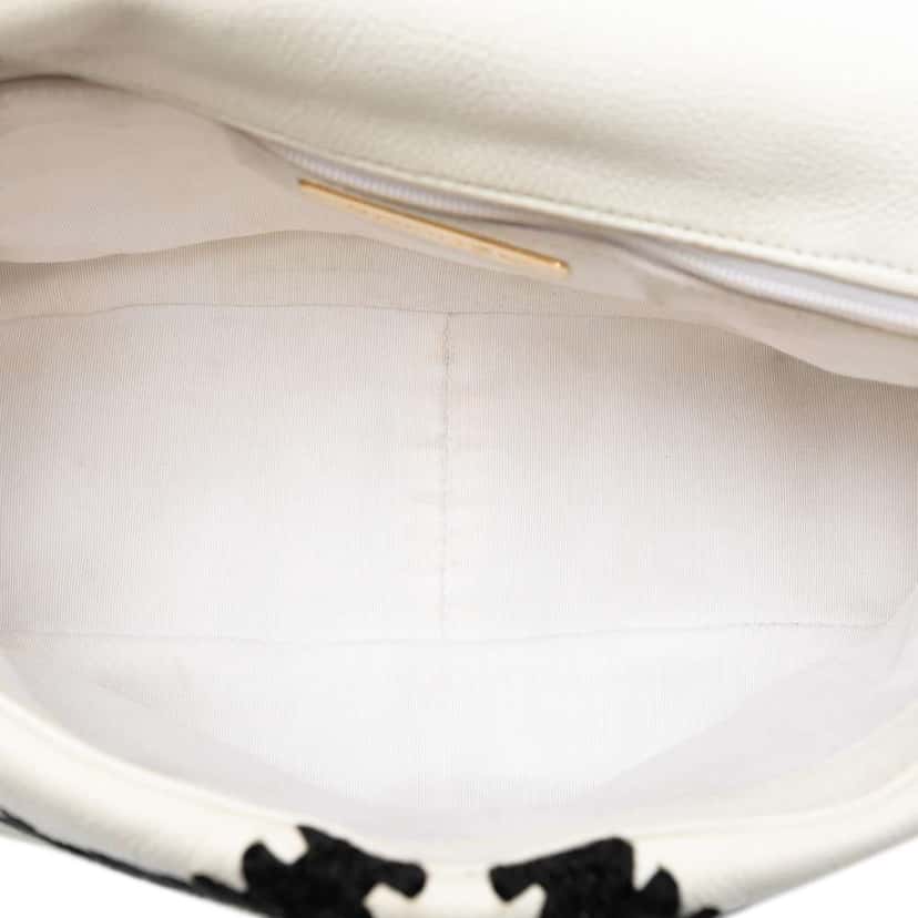 Chanel Medium Crochet Calfskin 19 Flap White Leather Good condition - Model View