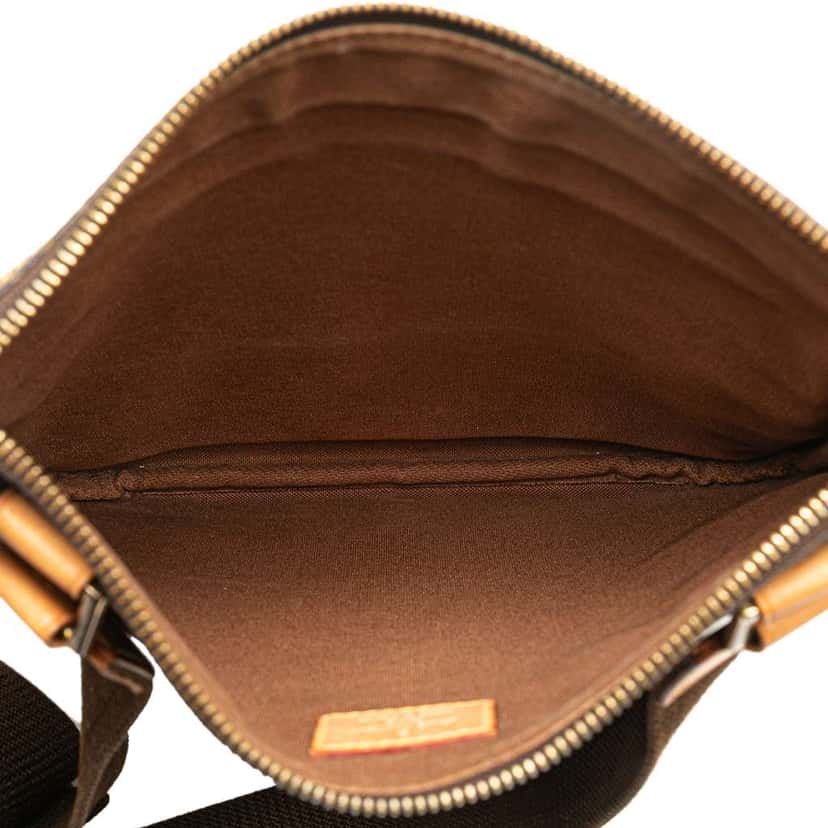 Louis Vuitton Monogram Bosphore Pochette Brown Good condition - Model View