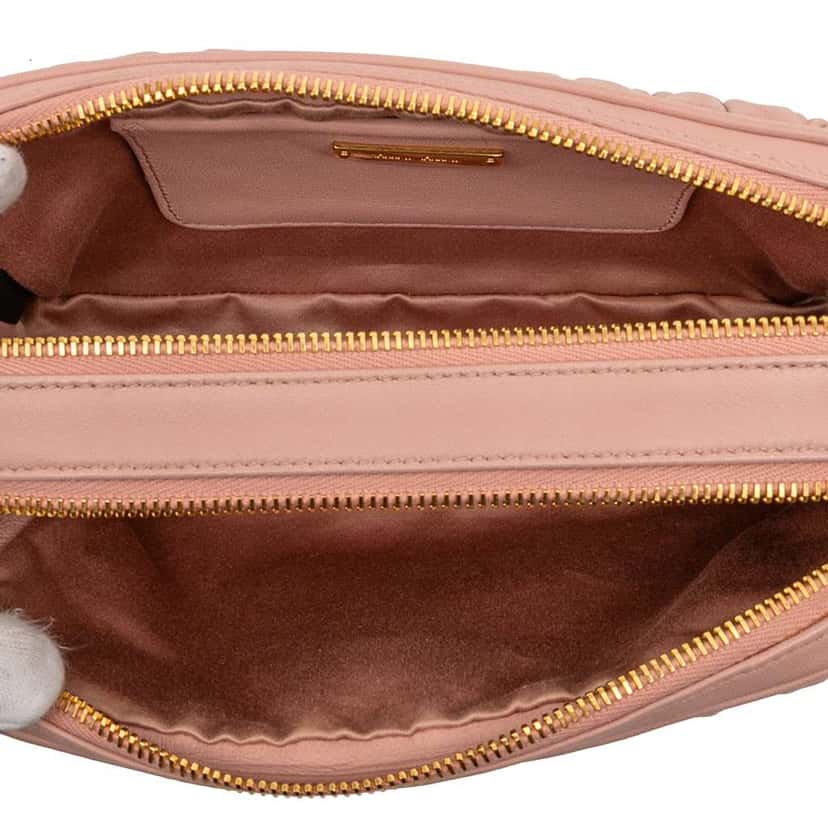 Miu Miu Matelasse Leather Crossbody Pink Leather Good condition - Model View