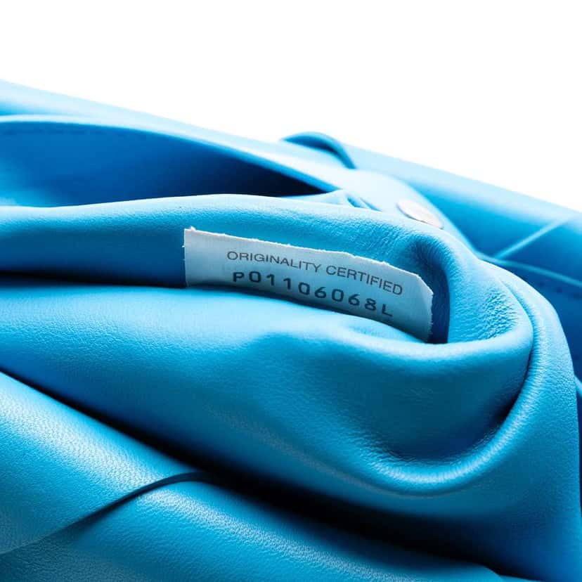 Bottega Veneta Nappa Maxi Intrecciato Clutch Blue Leather Good condition - Box View