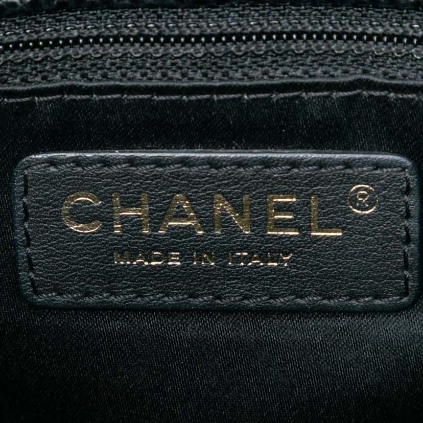Chanel Caviar Grand Shopping Tote Black Leather Good condition - Box View