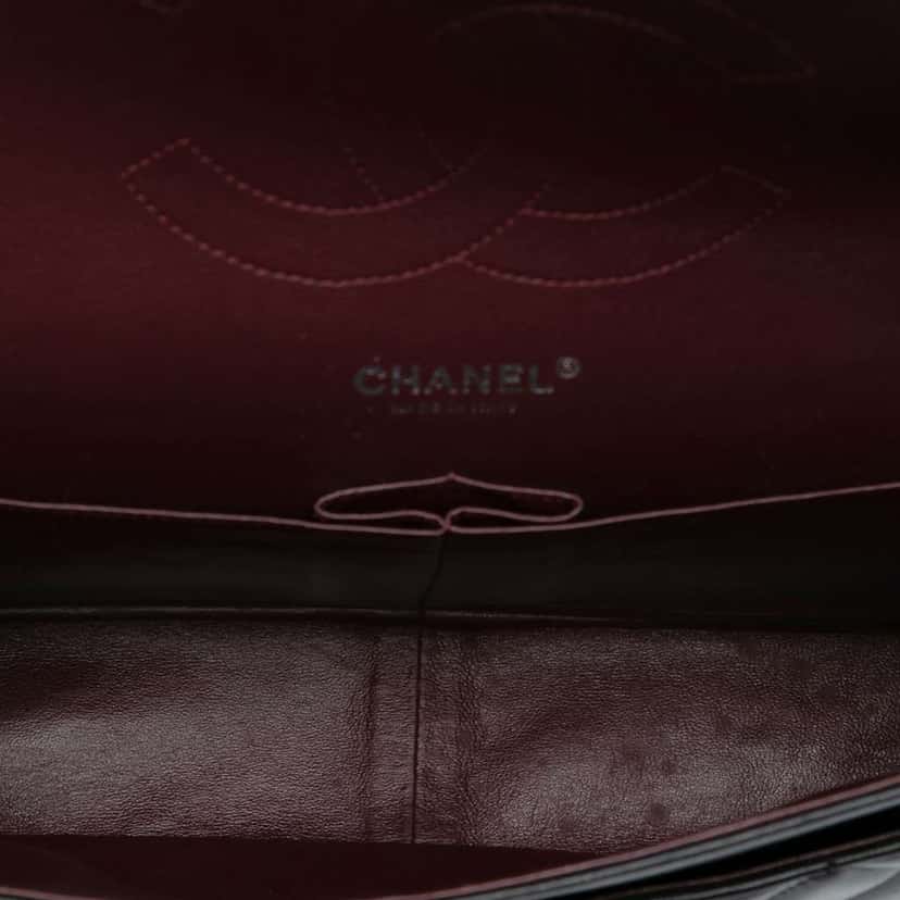 Chanel Jumbo Classic Lambskin Double Flap Black Leather Good condition - Model View
