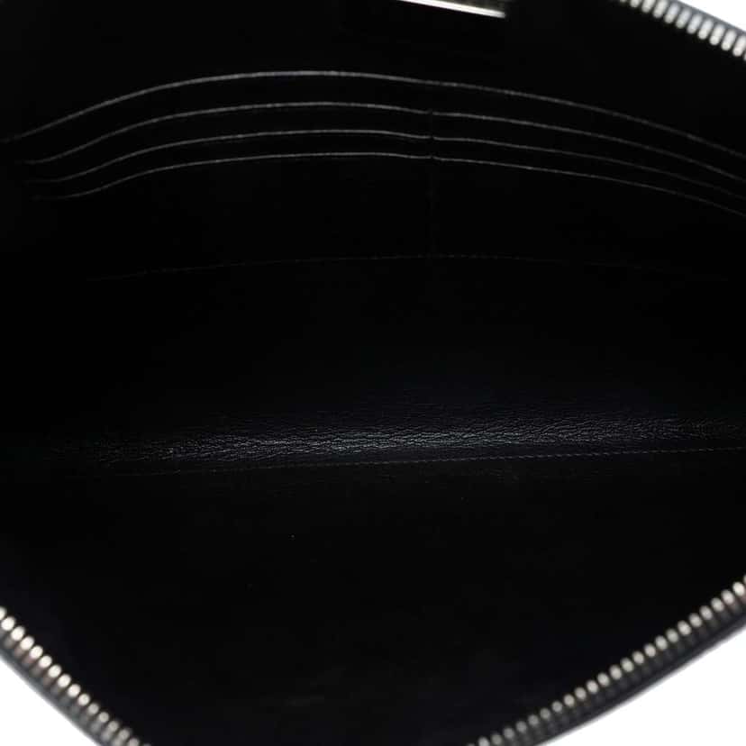Prada Saffiano Clutch Black Leather Good condition - Model View