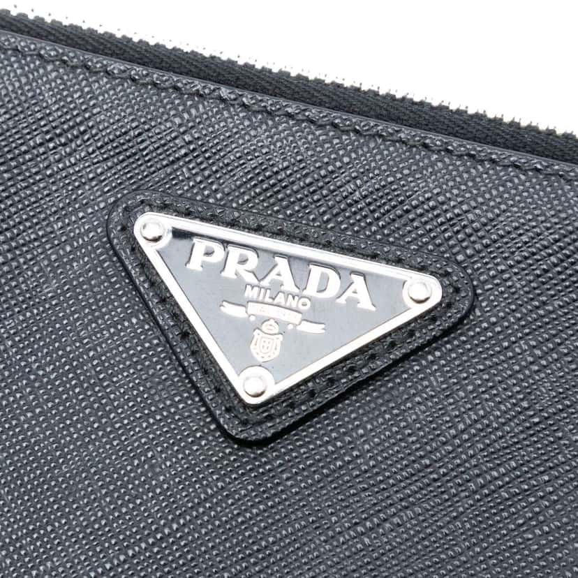 Prada Saffiano Clutch Black Leather Good condition - Box View
