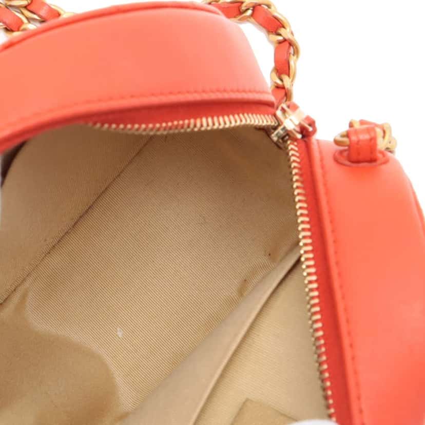 Chanel CC Quilted Lambskin Pearl Crush Round Clutch with Chain Orange Leather Good condition - Inside View