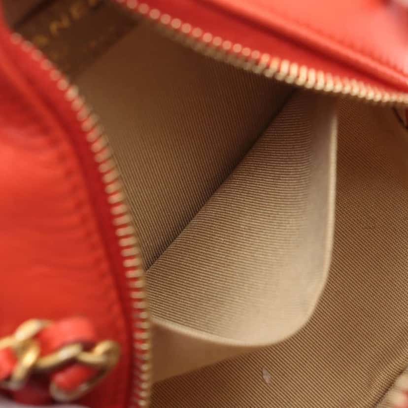 Chanel CC Quilted Lambskin Pearl Crush Round Clutch with Chain Orange Leather Good condition - Box View
