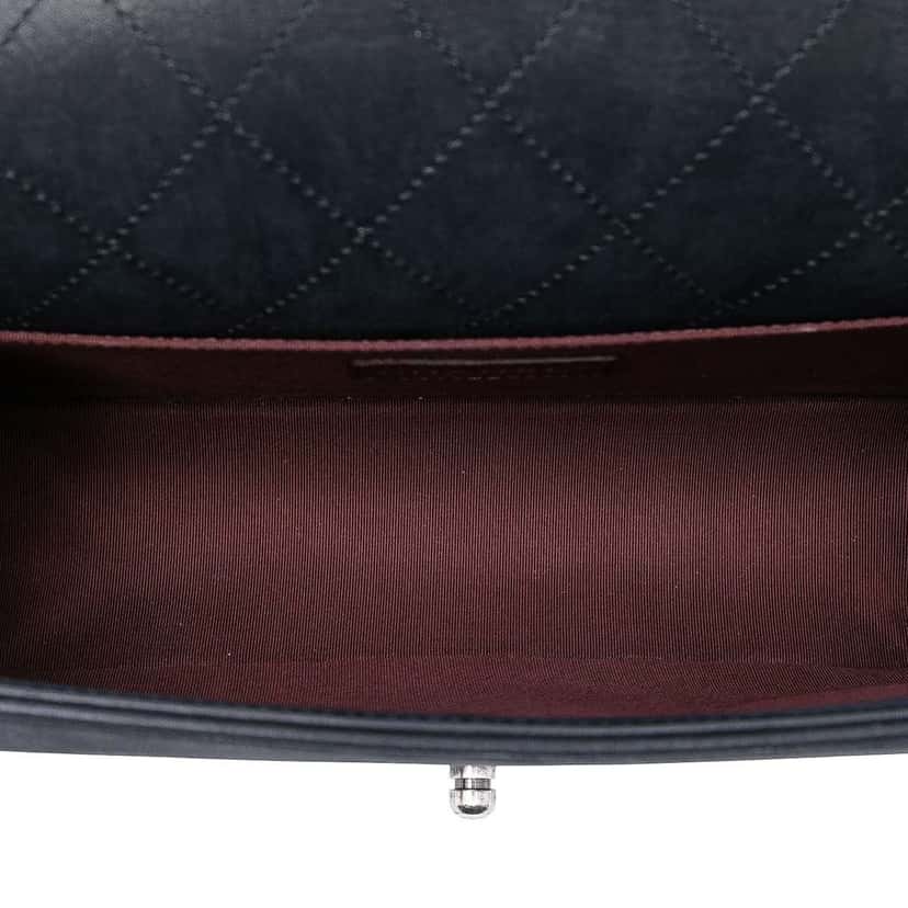 Chanel Old Medium Bicolor Shearling Boy Flap Black Very good condition - Model View