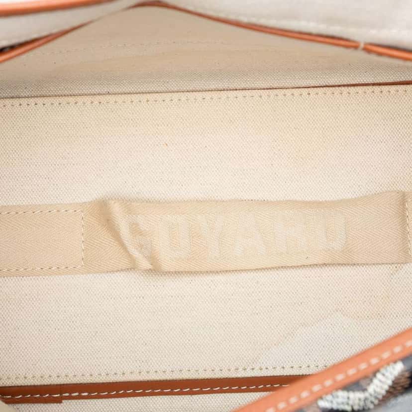 Goyard Goyardine Capetien MM Messenger Bag Black Canvas Good condition - Model View