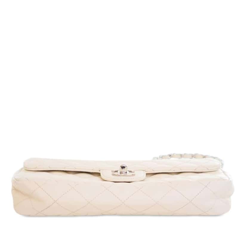 Chanel Classic Caviar East West Single Flap White Leather Good condition - Model View