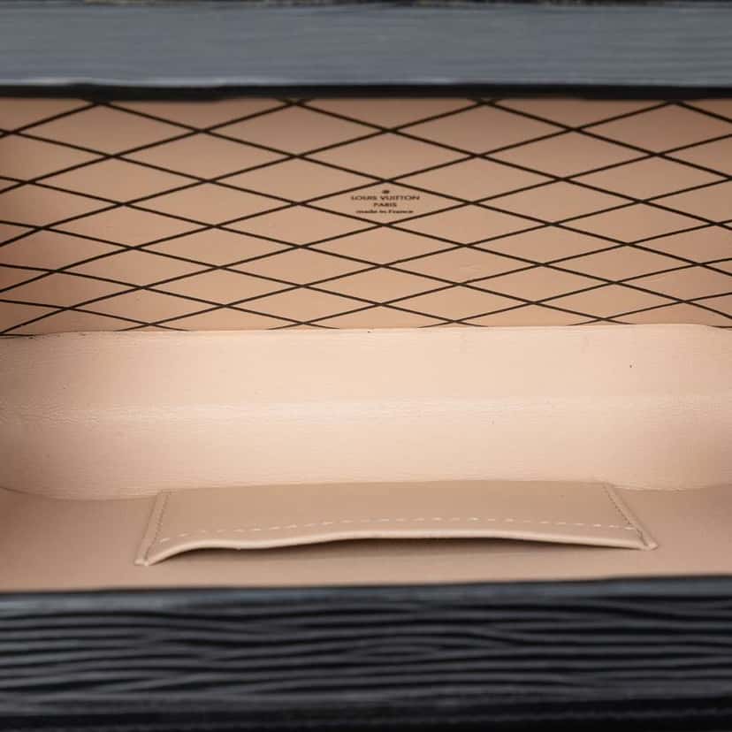 Louis Vuitton Epi Petite Malle Black Leather Good condition - Model View