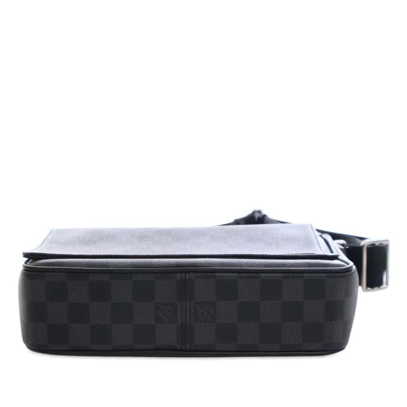 Louis Vuitton Damier Graphite District PM Black Good condition - Model View