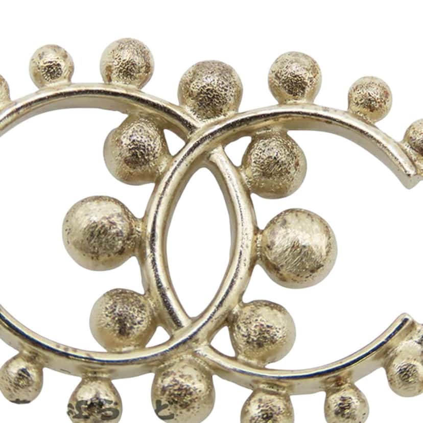 Chanel Gold Plated CC Faux Pearl Rhinestones Bracelet Gold Metal Very good condition - Model View