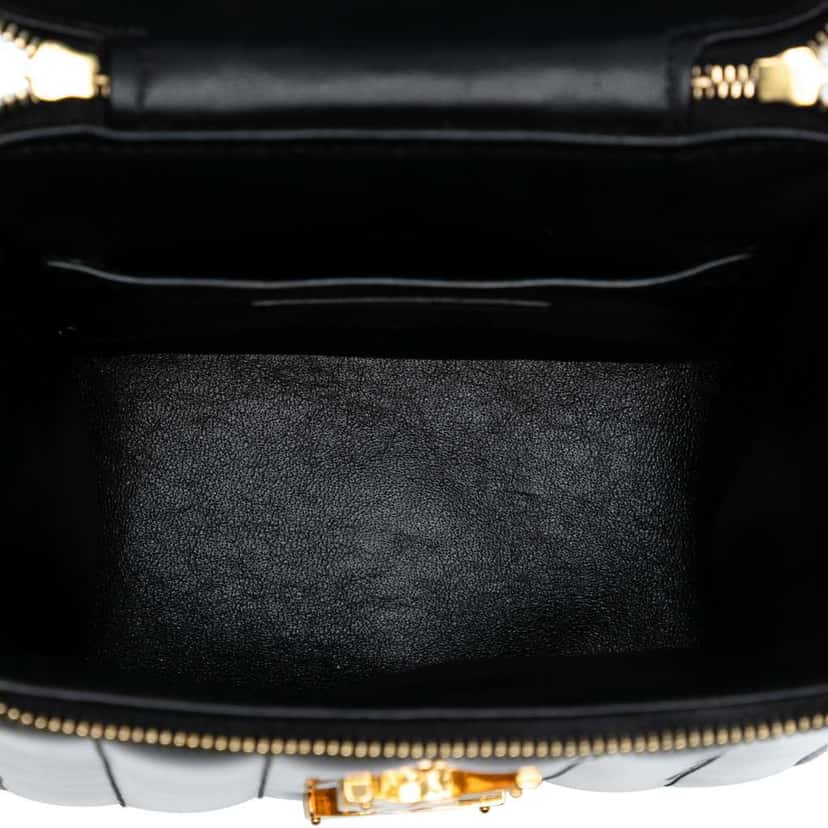Saint Laurent Patent Vicky Vanity Bag Black Leather Very good condition - Model View