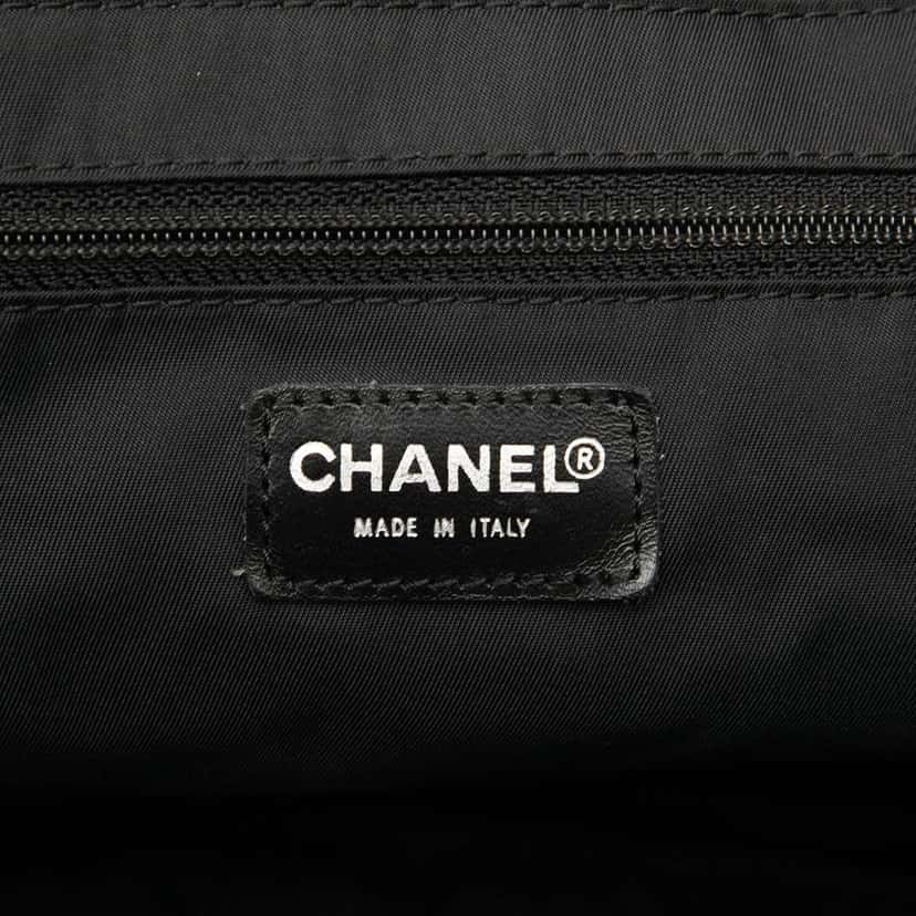Chanel New Travel Line Nylon Tote Black Good condition - Box View