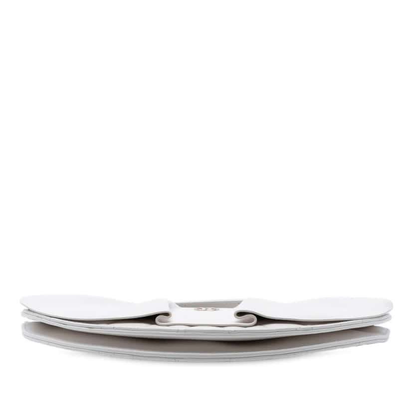Chanel Lambskin Wave Clutch White Leather Good condition - Inside View