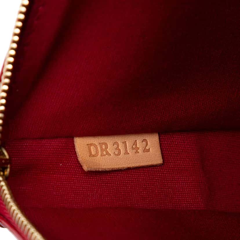 Louis Vuitton Monogram Vernis Pochette Accessoires Red Leather Good condition - Box View