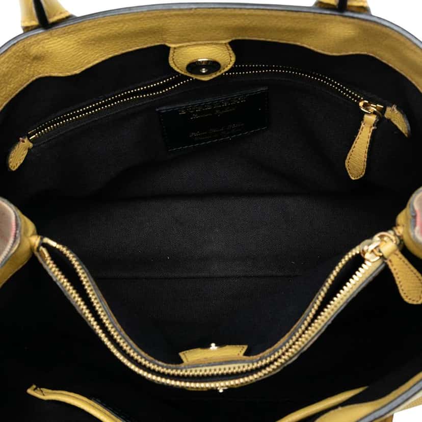 Burberry Medium Leather and House Check Banner Satchel Yellow Leather Good condition - Model View