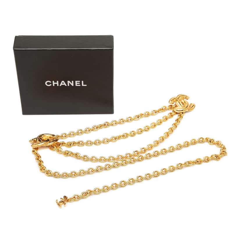 Chanel Gold Plated Quilted CC Triple Chain Belt Gold Metal Good condition - Model View