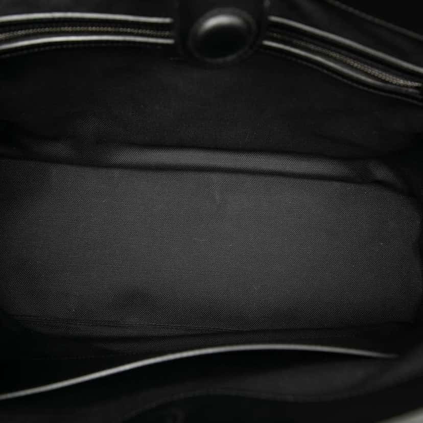 Gucci GG Marmont Matelasse Leather Tote Black Leather Good condition - Model View