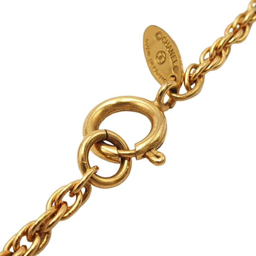 Chanel Gold Plated 31 Rue Cambon Medallion Pendant Necklace Gold Metal Good condition - Box View