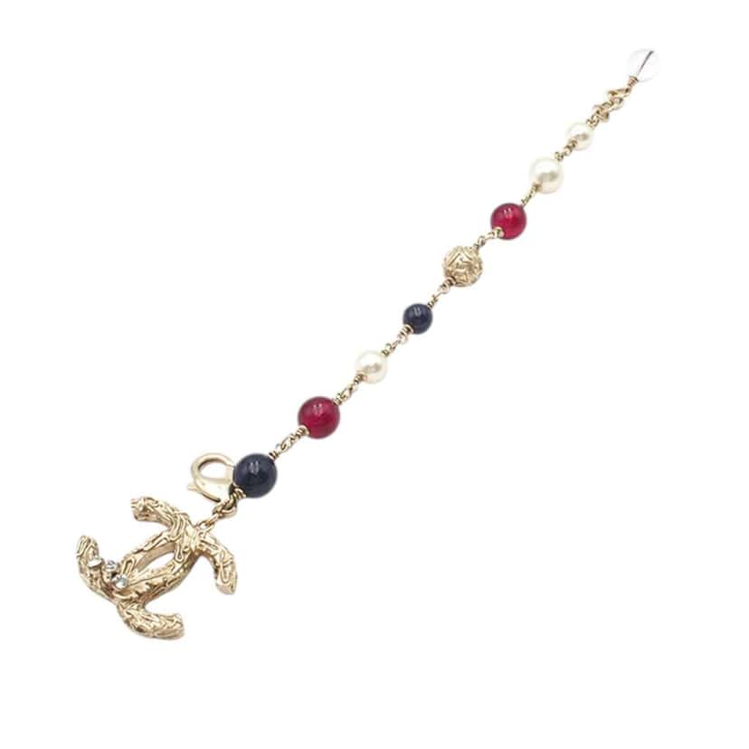 Chanel CC Gold Plated Faux Pearl Beaded Bracelet Gold Metal Good condition - Model View