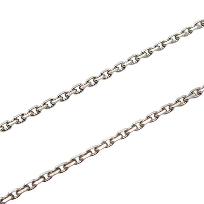 Chanel Silver Plated CC Resin Heart Pendant Necklace Silver Metal Good condition - Model View