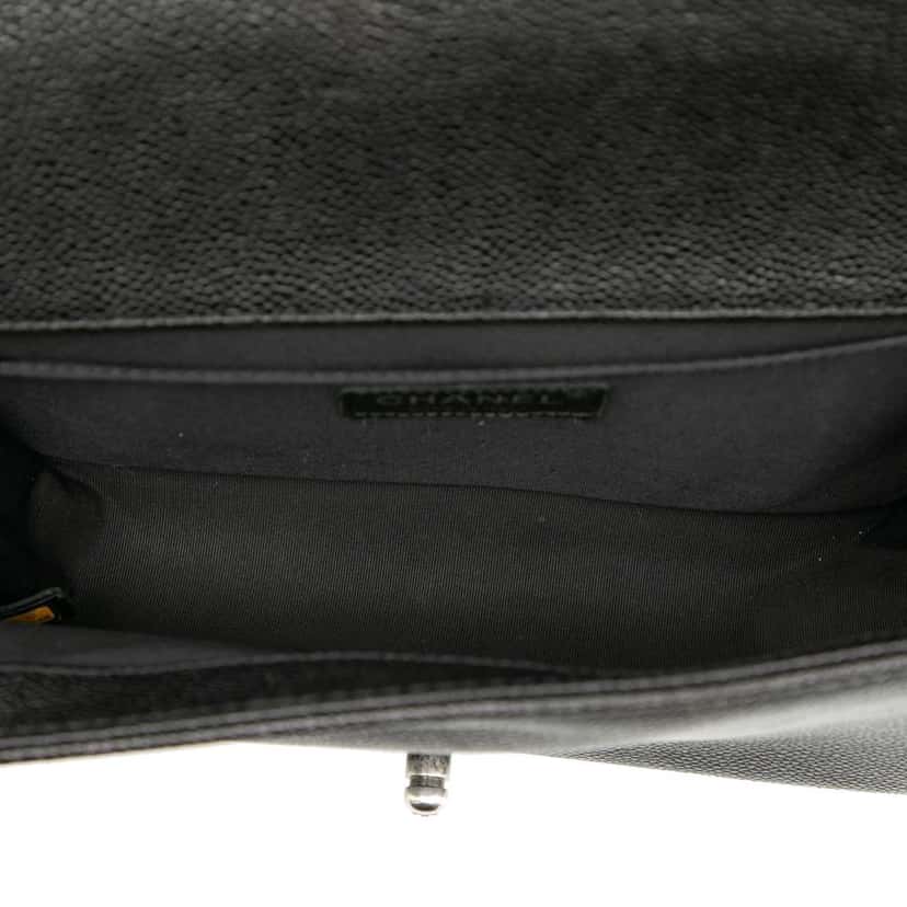 Chanel Old Medium Quilted Caviar Boy Flap Black Leather Very good condition - Model View