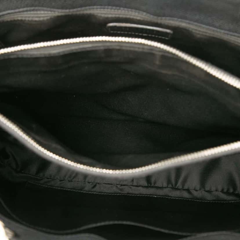 Chanel Caviar Grand Shopping Tote Black Leather Good condition - Model View