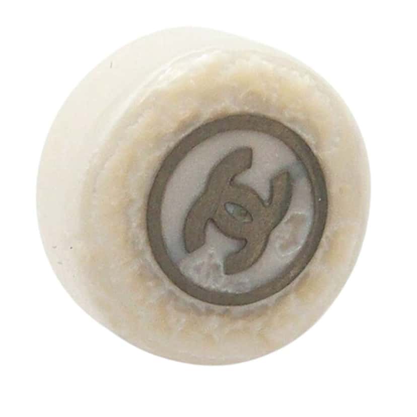 Chanel Resin and Silver Plated CC Round Push Back Earrings White Good condition - Model View