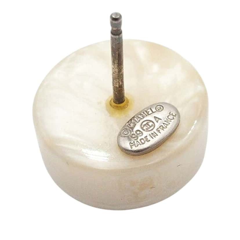 Chanel Resin and Silver Plated CC Round Push Back Earrings White Good condition - Box View