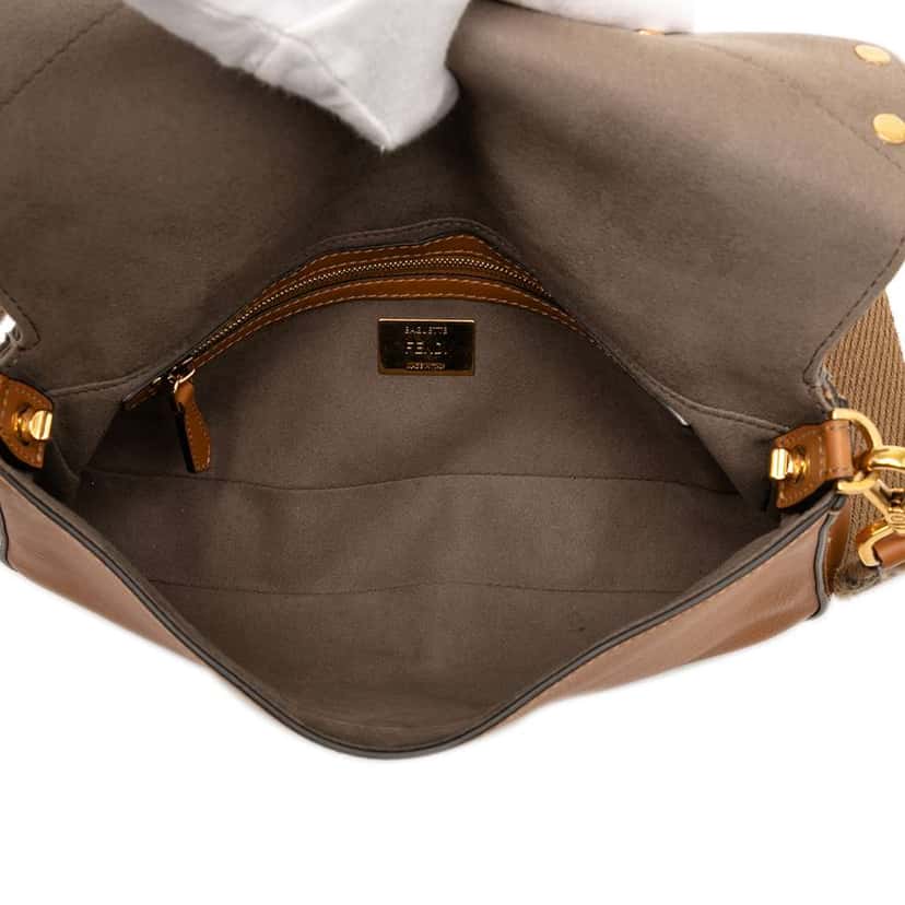 Fendi Vitello Grace FF 1974 Baguette Crossbody Brown Leather Very good condition - Model View