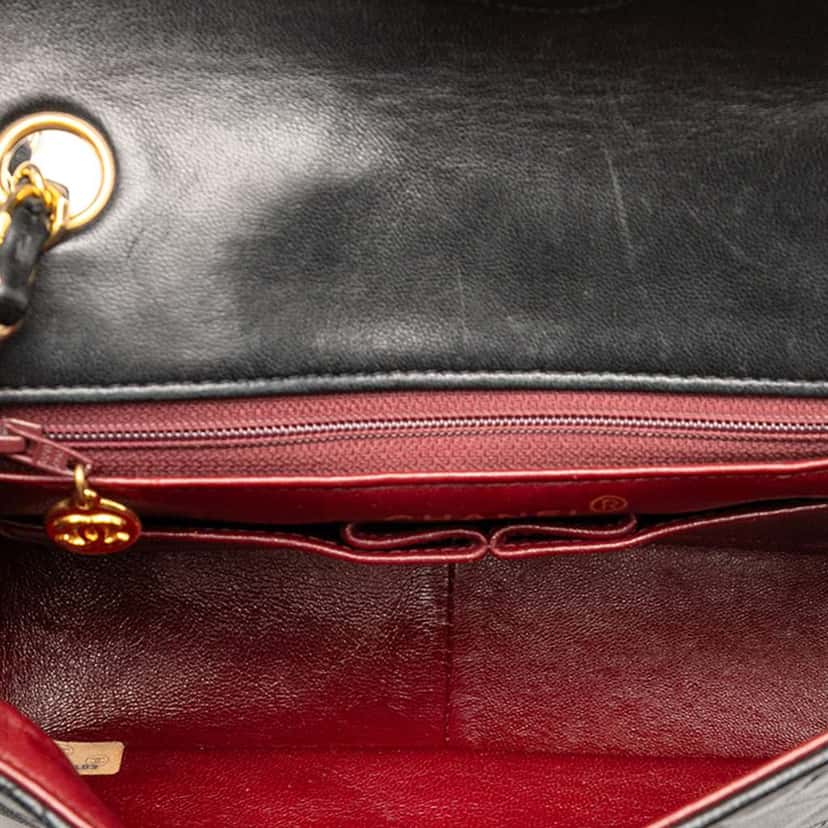 Chanel Mini Square Lambskin Straight Single Flap Black Leather Good condition - Model View