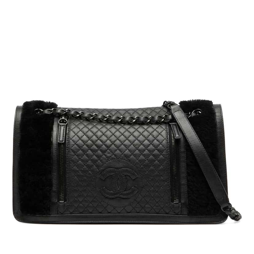 Chanel Large CC Quilted Lambskin and Shearling Single Flap Black Leather Good condition - Front View